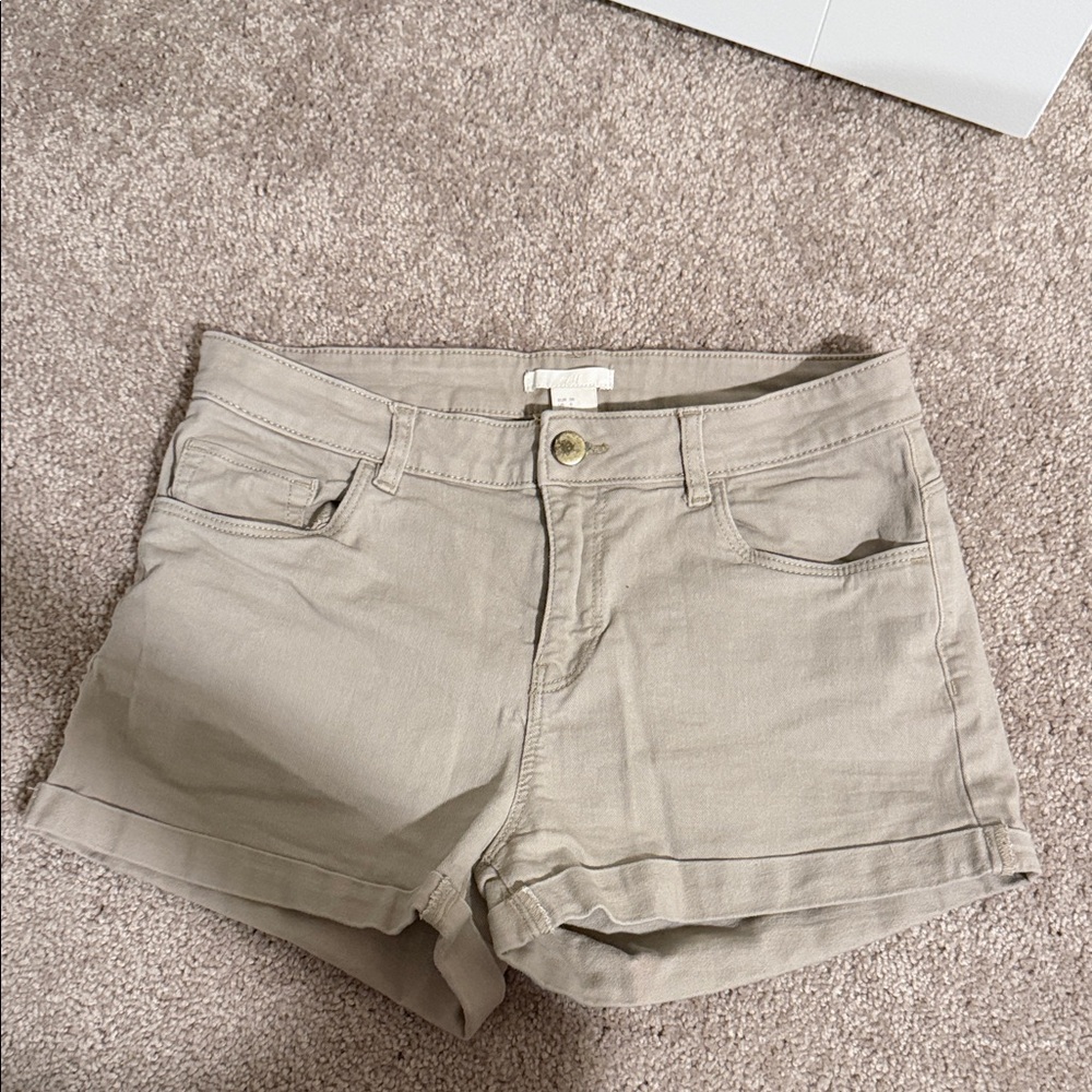 H&M Women's Beige Jean Shorts